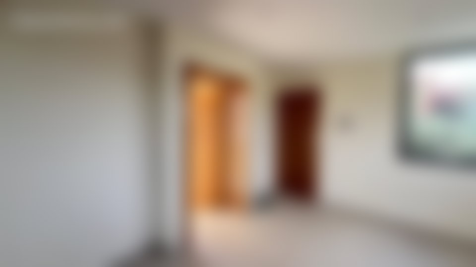 منزل عصري بالمسبح للبيع بطريق أوريكا مراكش