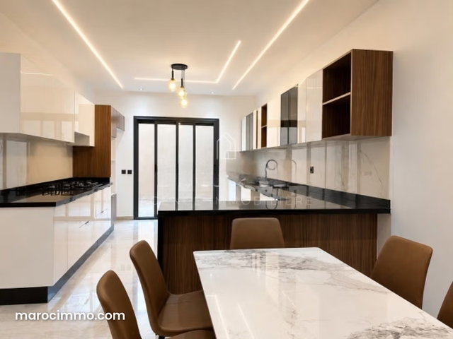 LOCATION – Villa meublée 5 chambres – Boulevard Mo — 5