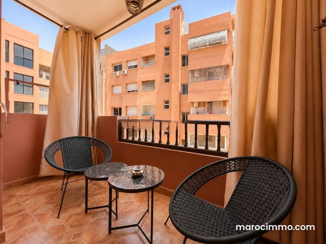 Appartement de 2 Chambres avec Piscine Commune — 3