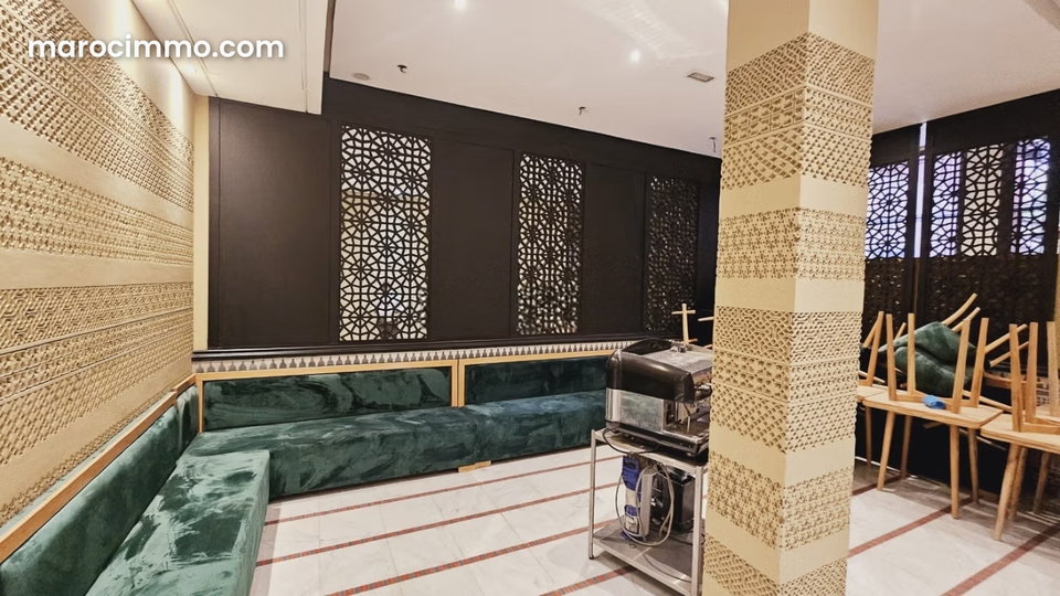 Pas de porte restaurant – Hivernage
