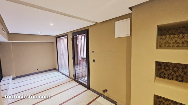 Pas de porte restaurant – Hivernage — 2