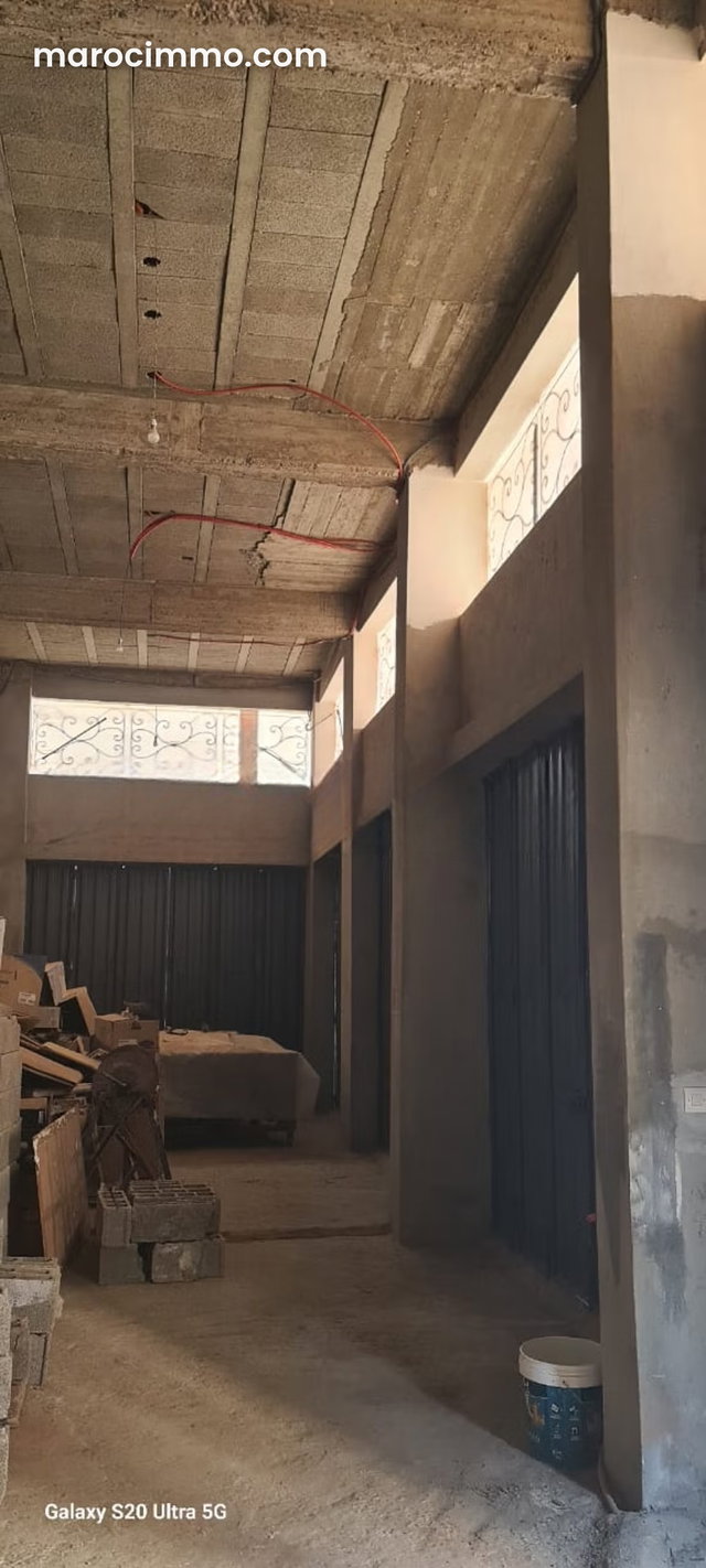 Magasin 600m2 idéal pour stock et showroom tillila — 2