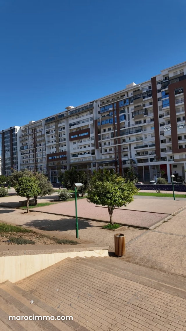Appartement de lux A vendre 3 chambre et parking — 2