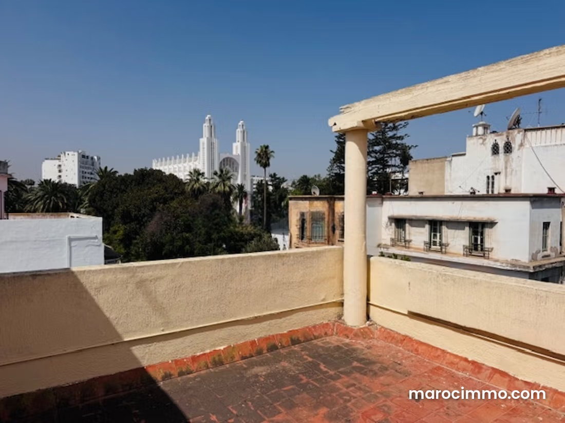 Villa à rénover à Gauthier, Casablanca, 400 m² sur 3 niveaux — Casablanca