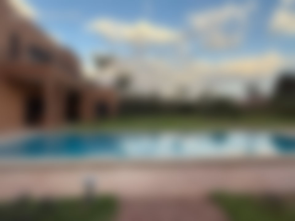 فيلا فاخرة بمسبح للإيجار بطريق فاس في مراكش