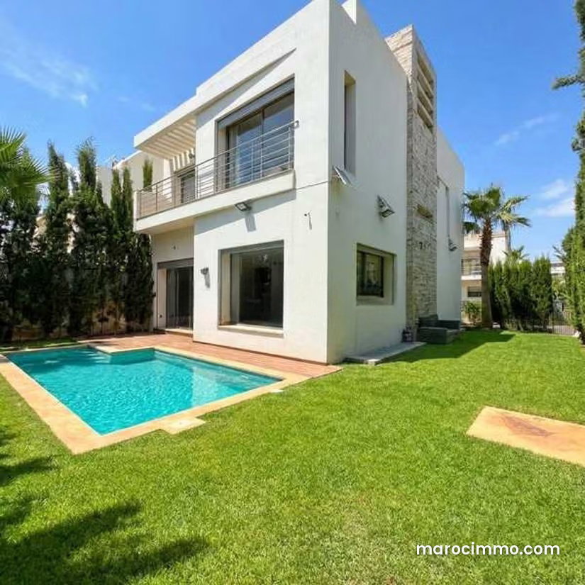 6-Bedroom Villa with Garden in Dar Bouazza — Dar Bouazza