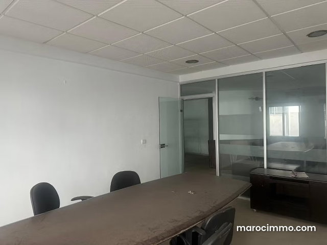 Plateau de bureau à louer au quartier DES HOPITAUX — 4