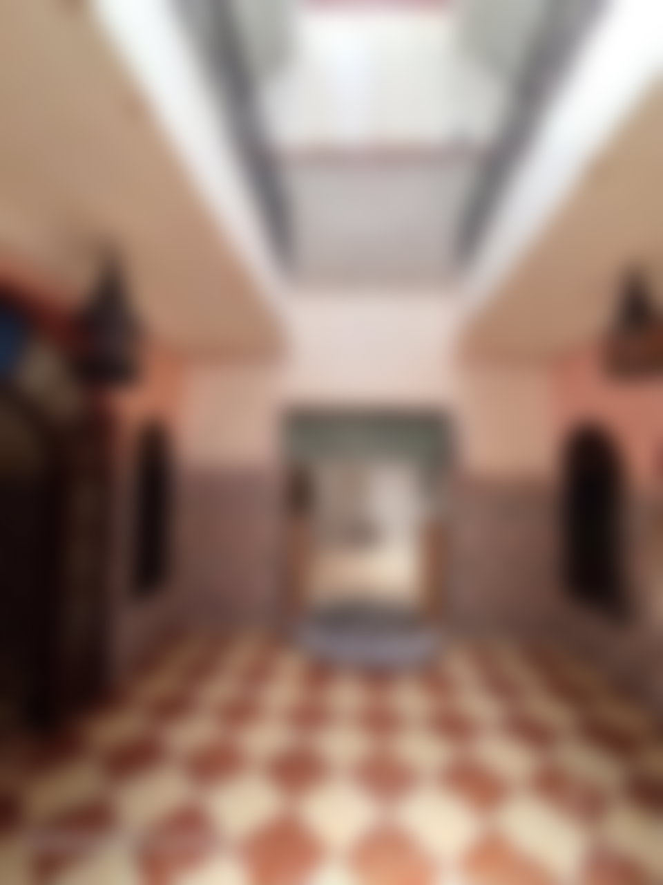 دار تقليدية بسطح رحب للبيع في قلب حي الموقف بمراكش