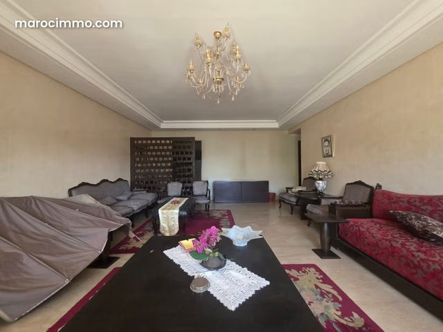 Appartement en étage supérieur aux Princesses — Casablanca