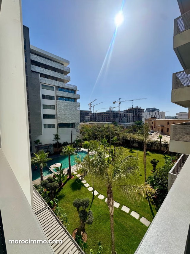 À LOUER – Superbe studio meublé avec terrasse, Résidence haut de gamme — 2