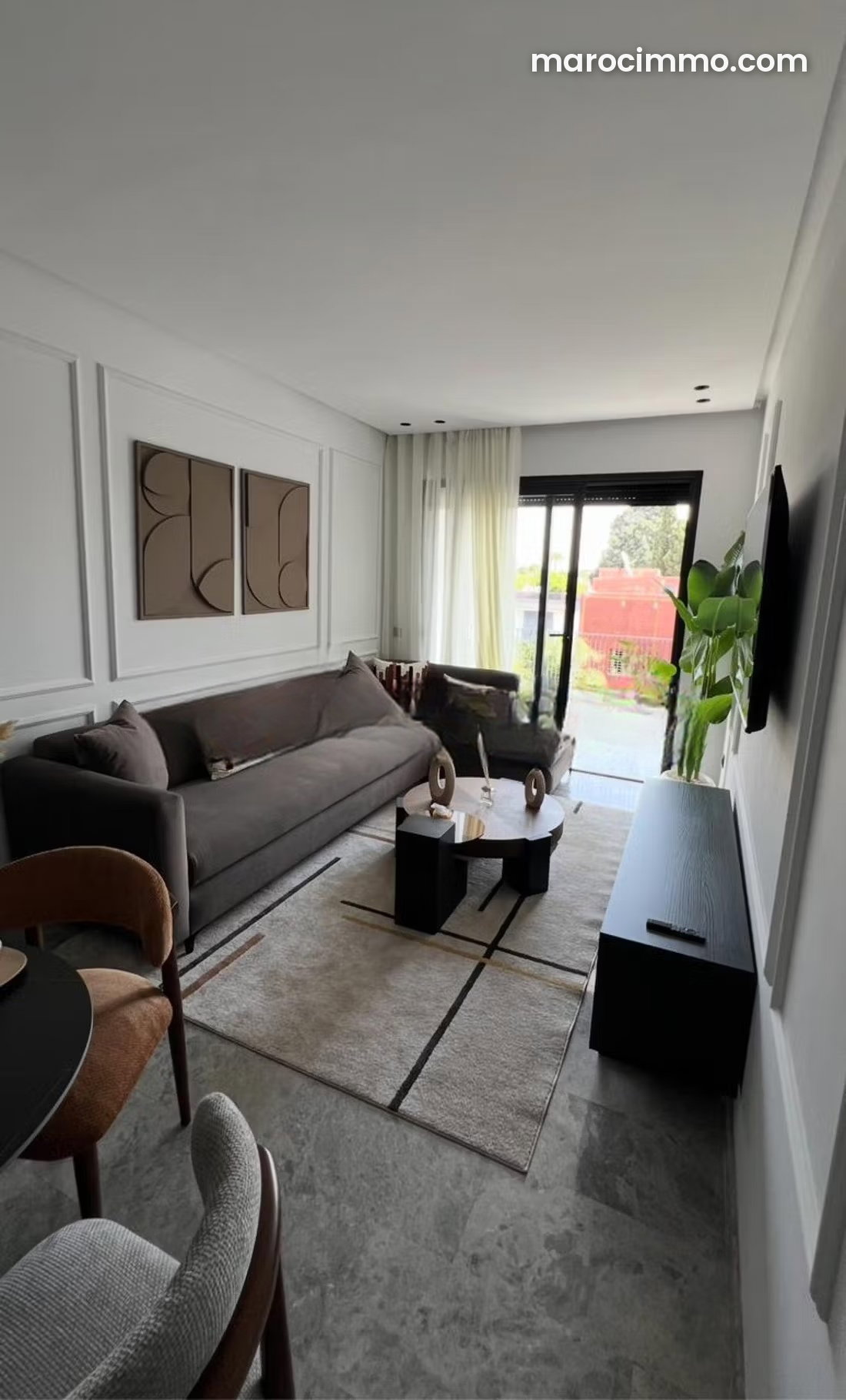 Appartement à louer à l'Oasis, Casablanca, cheminée et double exposition — Casablanca