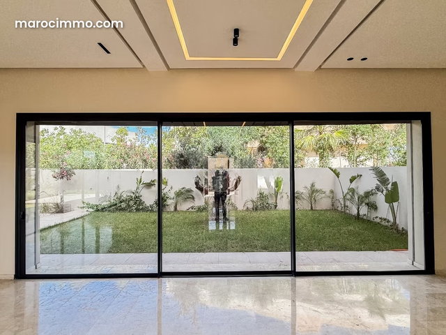 Villa de luxe Finition Haut Standin Bien Exposée — 4