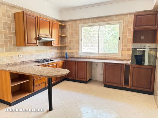 Villa de luxe à louer à Ain Diab. 5 grandes pièces — 5