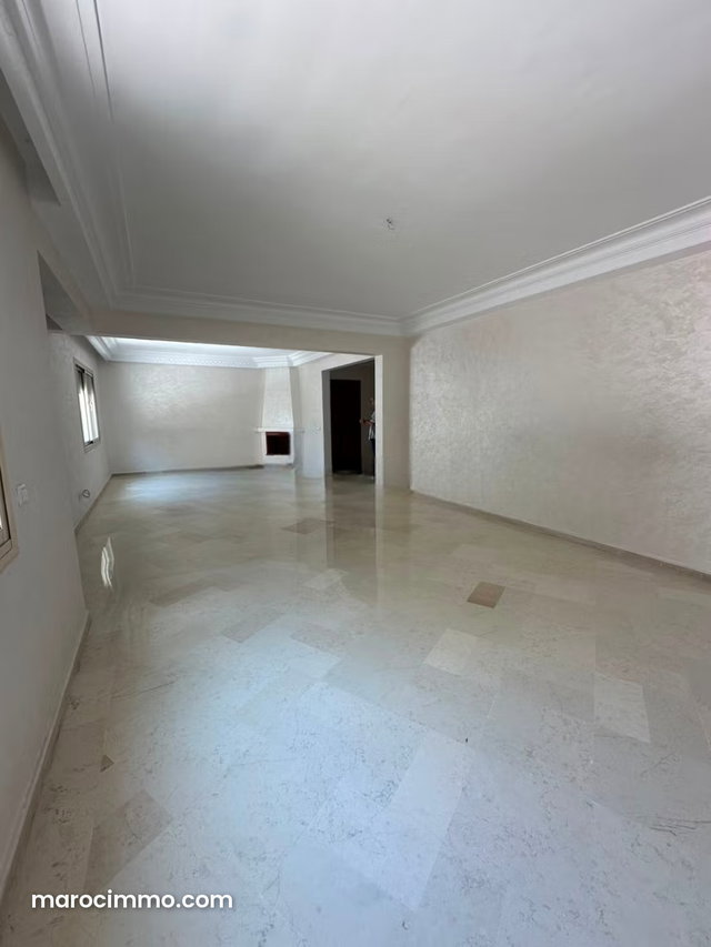 For Sale – 179 m² Apartment on Boulevard de Bourgogne — 2