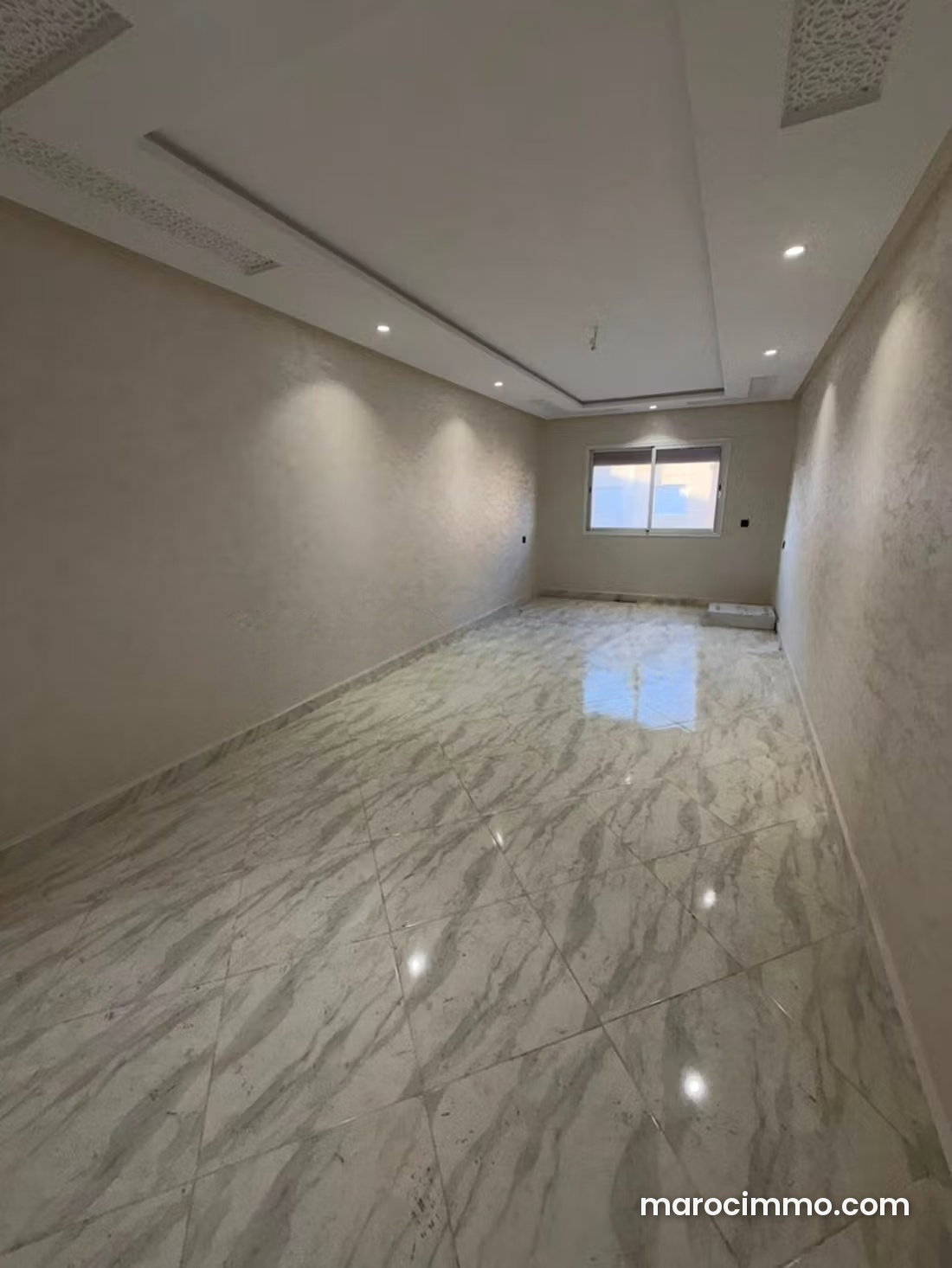7-Room Apartment in Hay Hassani, Tangier with Garage — Tangier