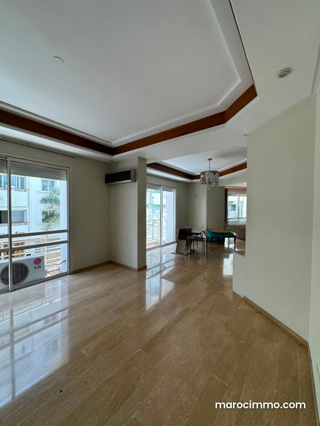 À vendre – Magnifique duplex de 372 m² au cœur de Racine — 4