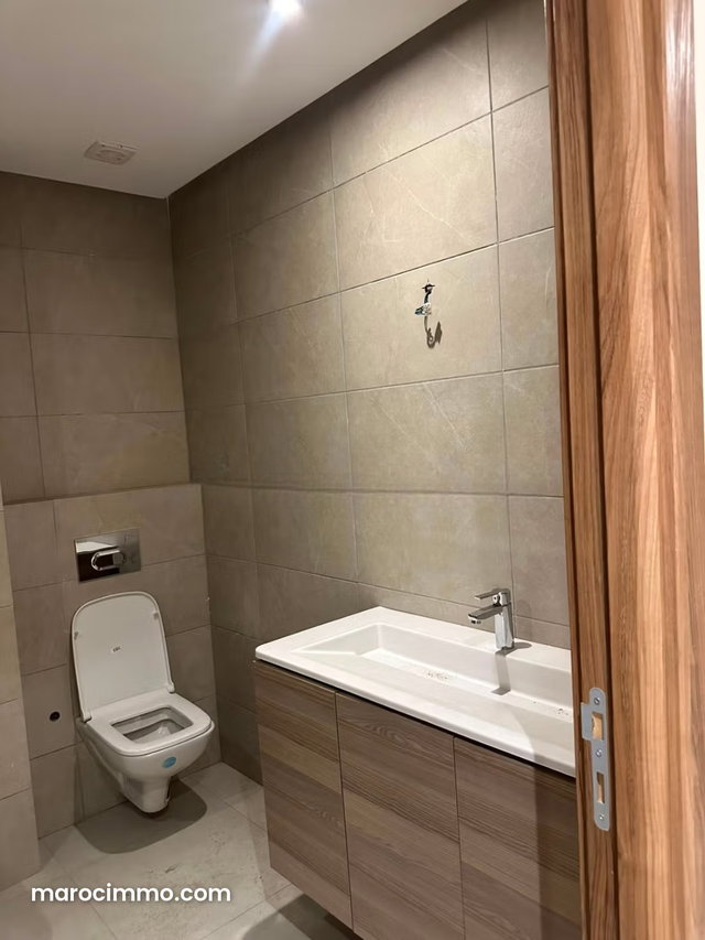 Apartment for Sale in Guéliz. Total area 102 m². Concierge service and air conditioning — 4