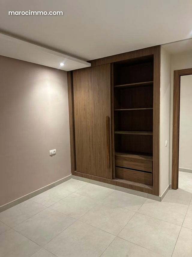 Apartment for Sale in Guéliz. Total area 102 m². Concierge service and air conditioning — 5