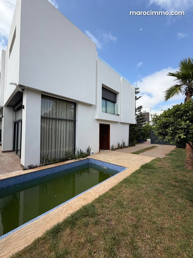 Superbe villa à louer à Dar Bouazza. 9 grandes pièces. Piscine et cheminée — 3