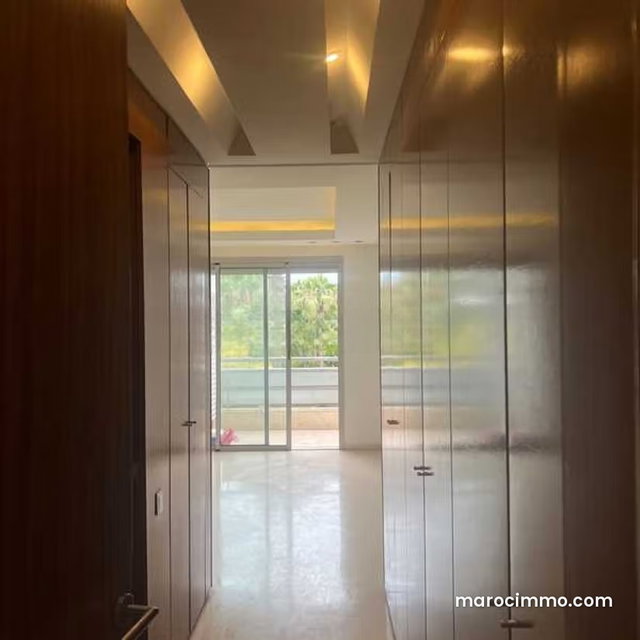 Appartement à Vendre de 226.0 m² à Casablanca, Sindibad — 2