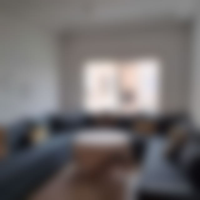 شقة رحبة مع شرفة للإيجار بحي السويسي الرباط — الرباط