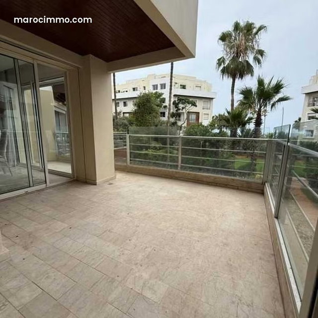 Appartement à Louer de 209.0 m² à Casablanca, Sindibad — 2