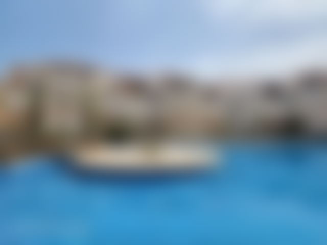 شقة مشرقة بتراس ومسبح للبيع ببرشيد — برشيد