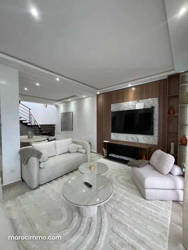 Très belle maison comercial en vente à Route de l'Ourika. 8 pièces confortables. Bien meublé — Marrakech