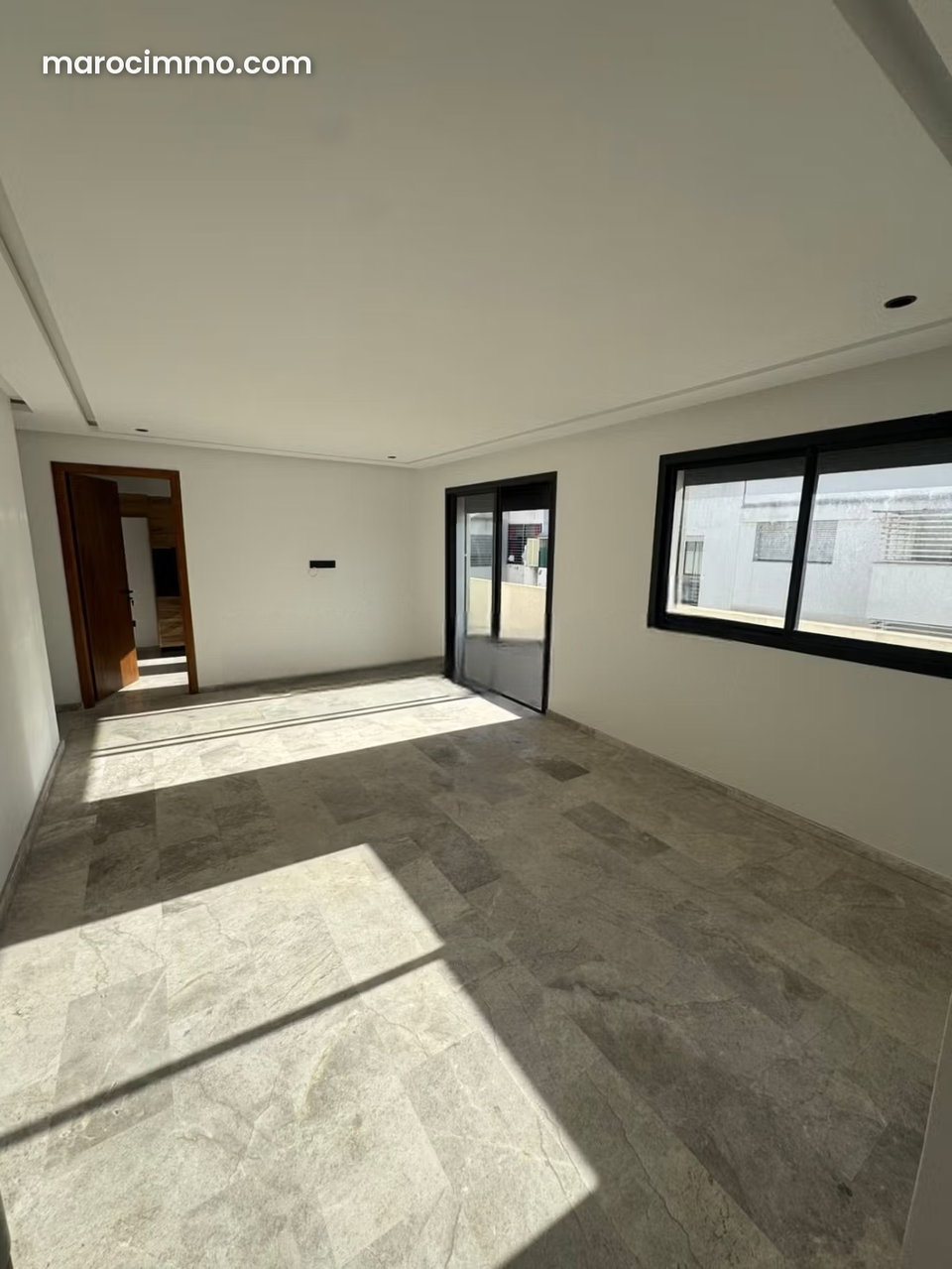 Beau studio neuf à vendre ferme bretonne