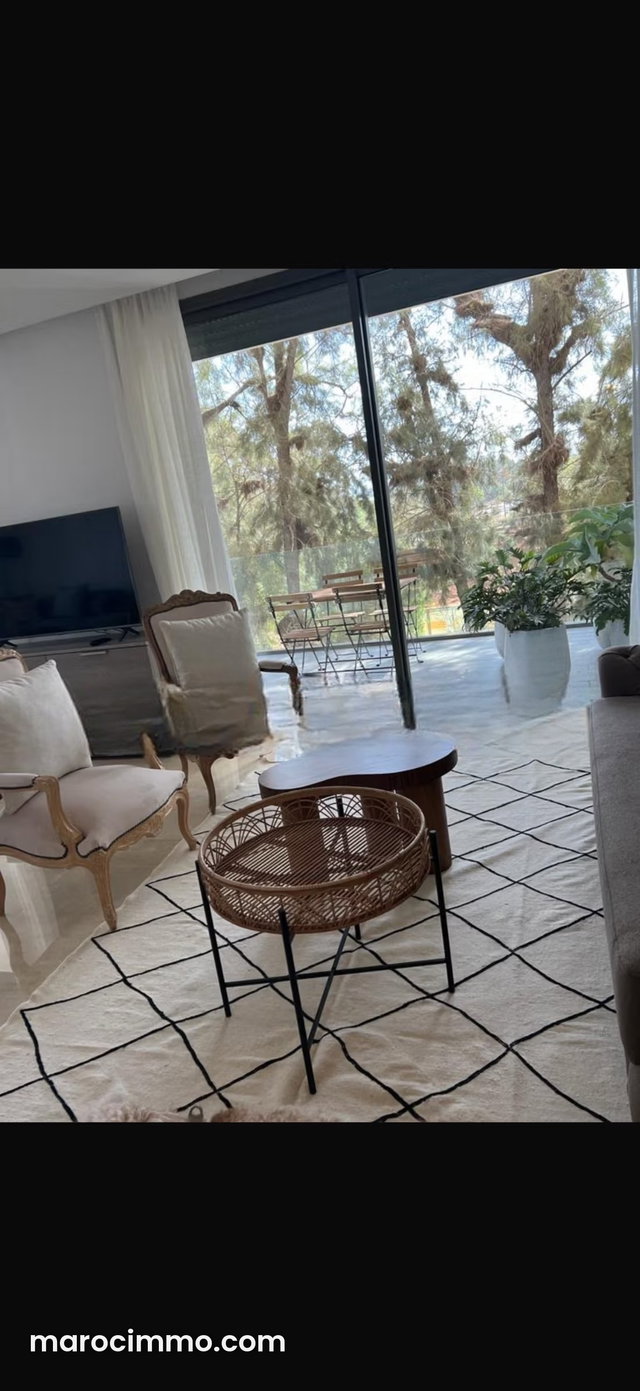 Très bel appartement en location à Souissi. 2 grandes pièces. Bien meublé — 5