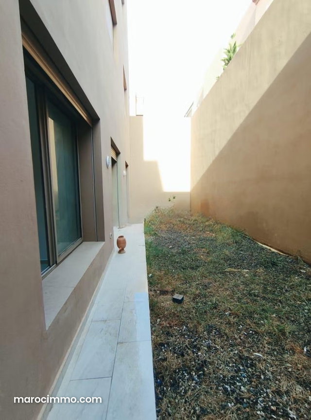 Location jolie semi cave étage villa vide à Hay Sofia à Targa. 160 mètre — 5