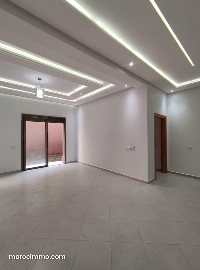 Location jolie semi cave étage villa vide à Hay Sofia à Targa. 160 mètre — 4