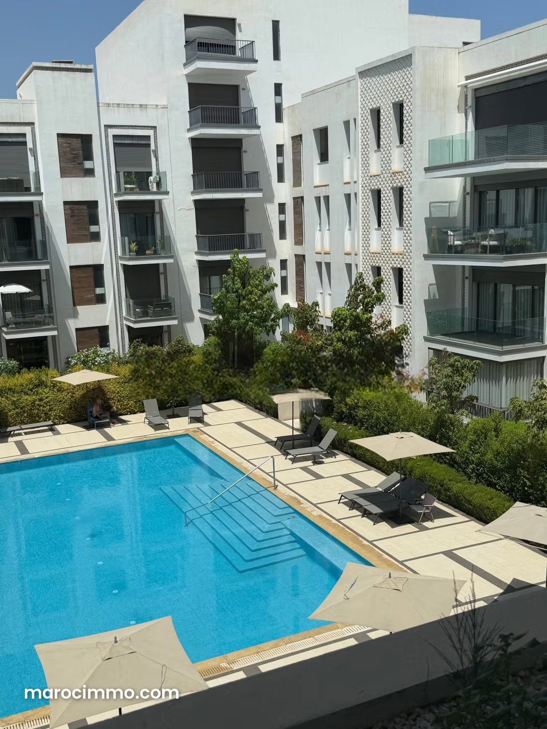 Appartement meublé à louer à Souissi, Rabat, terrasse et piscine — Rabat