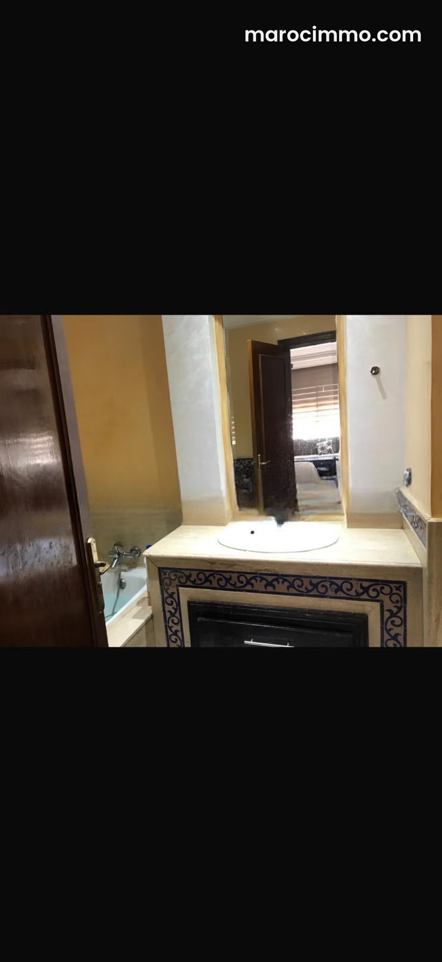 Appartement plein centre, face aux Twin Center — 2