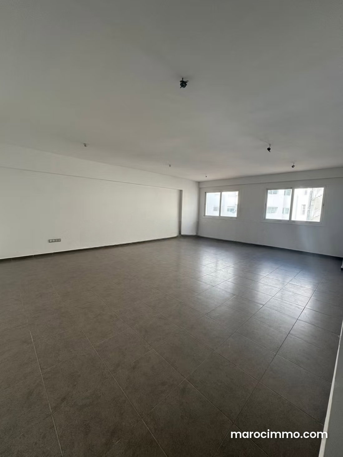 69 m² Office for Rent in Mozart District, Tangier — Tangier