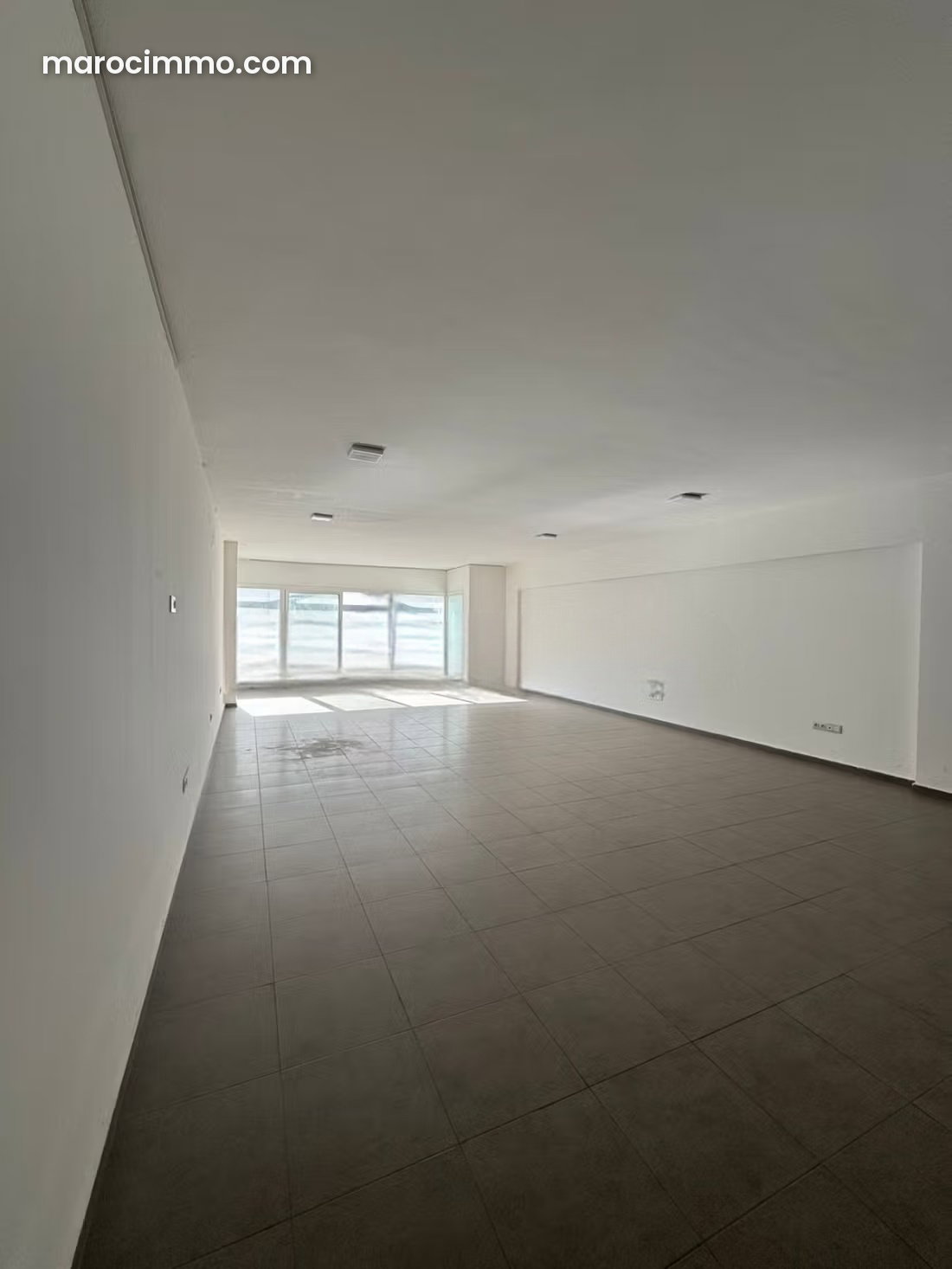 85 m² Office for Rent in Mozart District, Tangier — Tangier