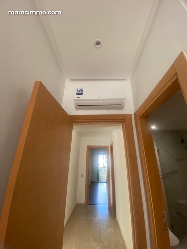 Superbe appartement à louer à Agdal. Superficie 130 m². Terrasse et ascenseur — 4