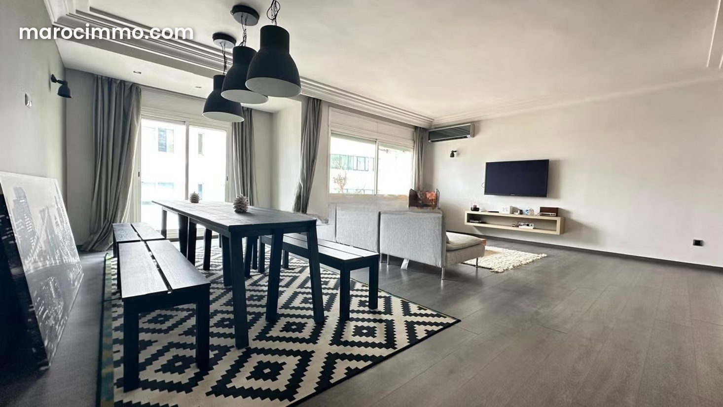 Appartement spacieux à Racine Casablanca avec terrasse et garage — Casablanca