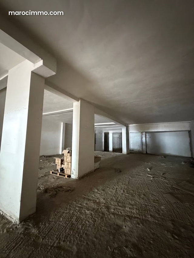 Magasin à vendre ou à louer — 3