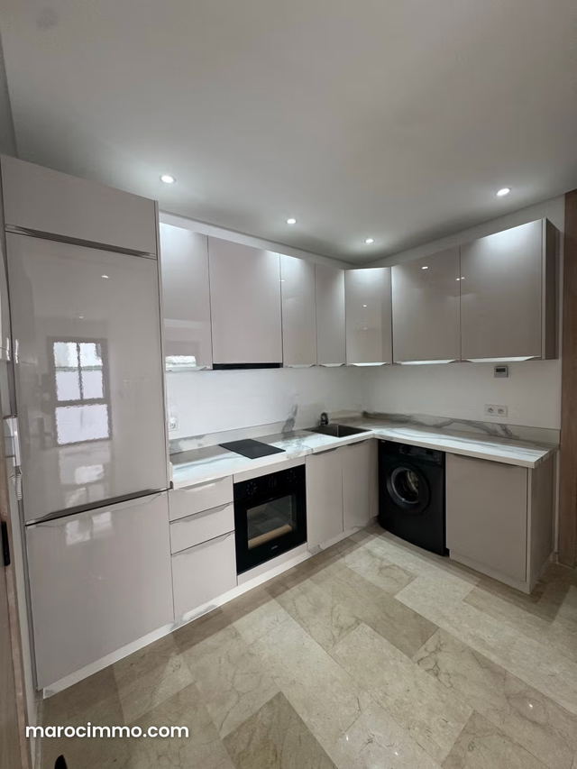 Vente d'un bel appartement à Bourgogne Ouest. 1 belle chambre. Ascenseur et garage — Casablanca