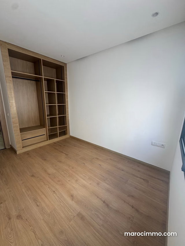 Vente d'un bel appartement à Bourgogne Ouest. 1 belle chambre. Ascenseur et garage — 2