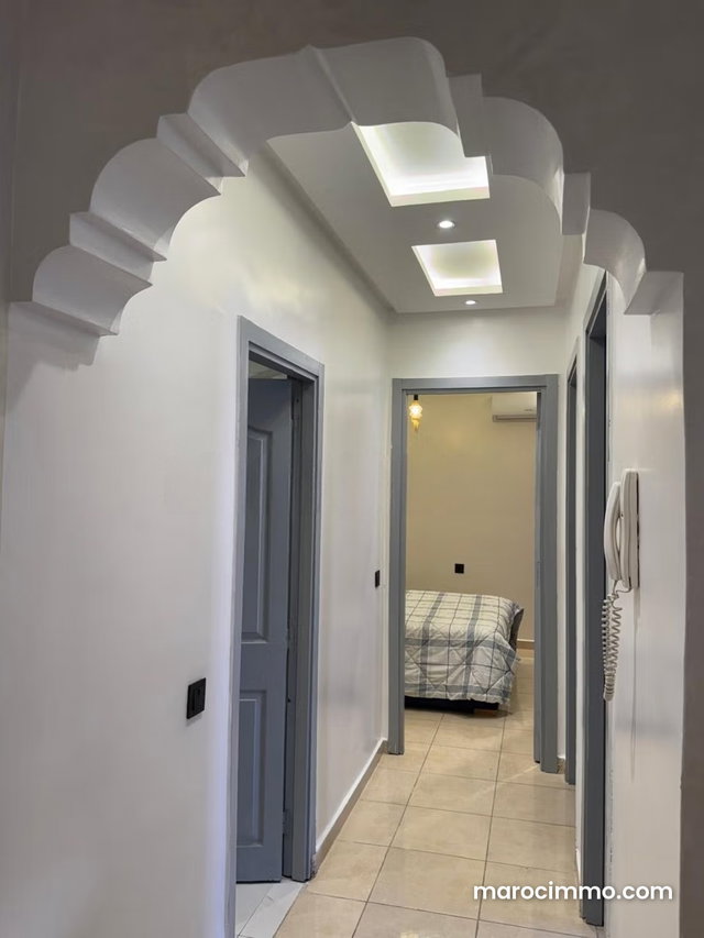 Appartement à vendre à Ain Mezouar. 3 pièces. Meublé — 3