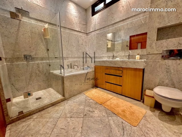 Villa de Prestige à Vendre — 2