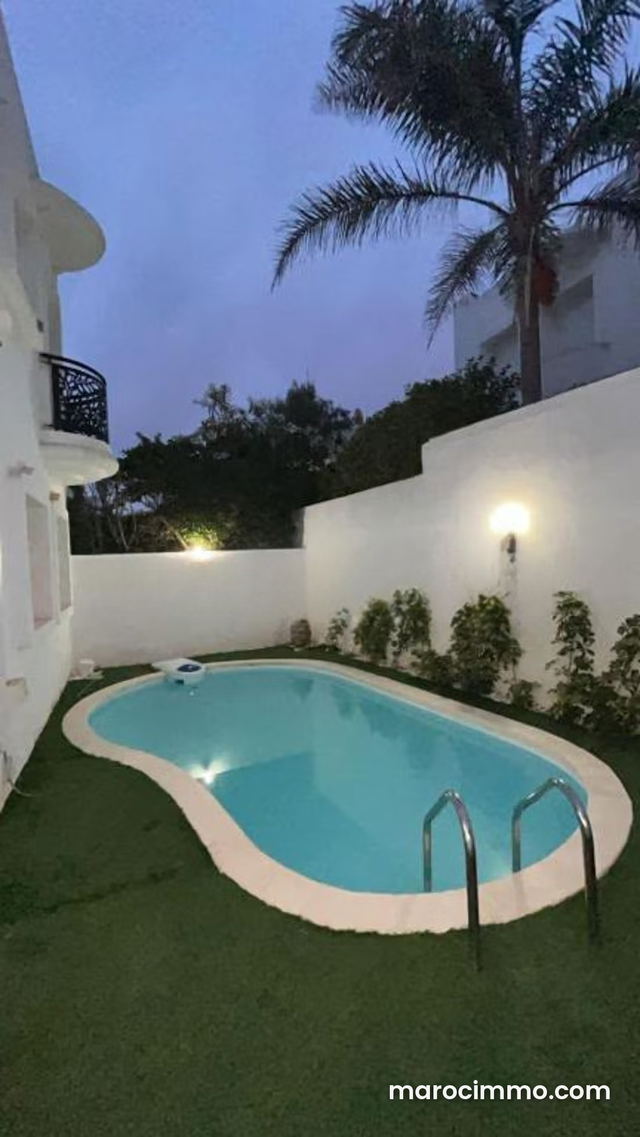 À LOUER – Superbe Villa Vide avec Piscine — Agadir