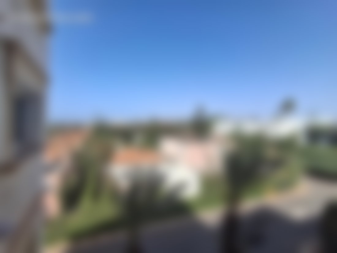 شقة فاخرة بإطلالة بحرية للكراء في عين الذئاب