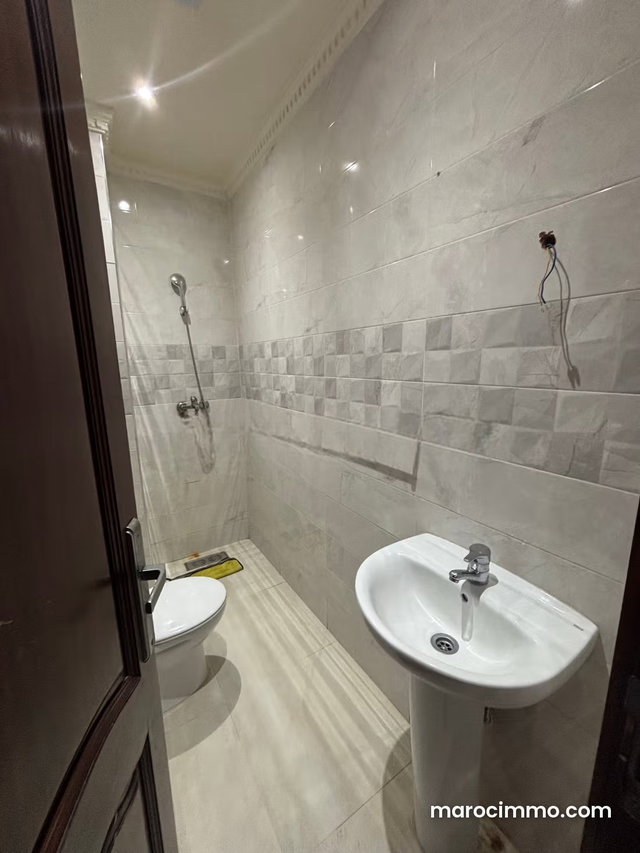 Superbe appartement à louer à Hay Hassani. 2 belles chambres. Double vitrage — 5