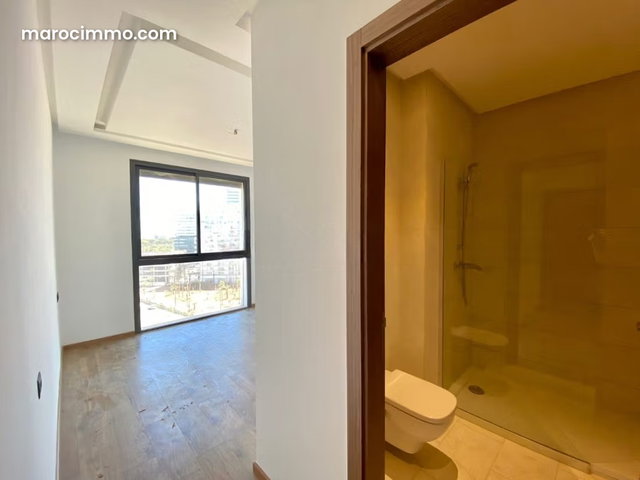 Appartement en location à Casablanca Finance City. 2 chambres. Porte blindée, sécurité — 2