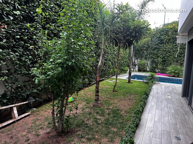 Villa angle très ensoleillée haut standing — 2