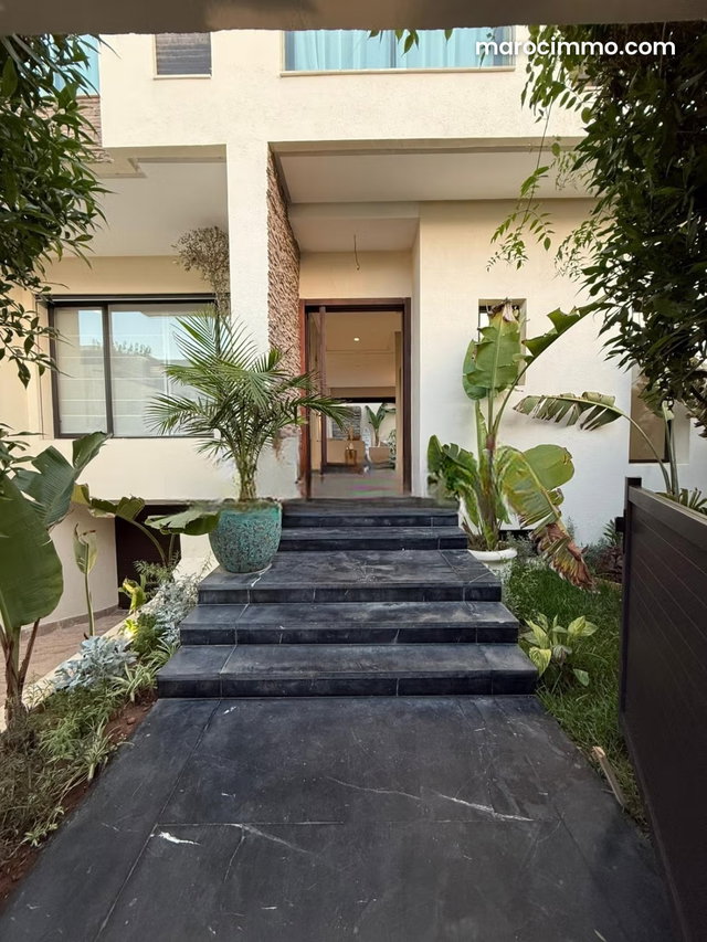 À VENDRE – Villas d’Exception avec Vue Panoramique sur la Mer — 3