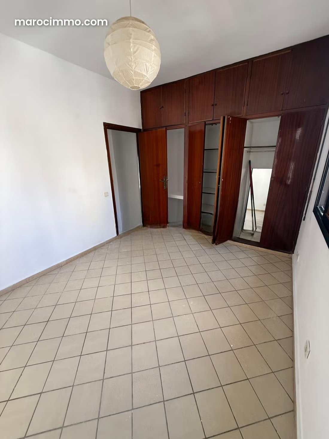 Appartement lumineux à louer à Agdal Rabat avec terrasse et garage — Rabat